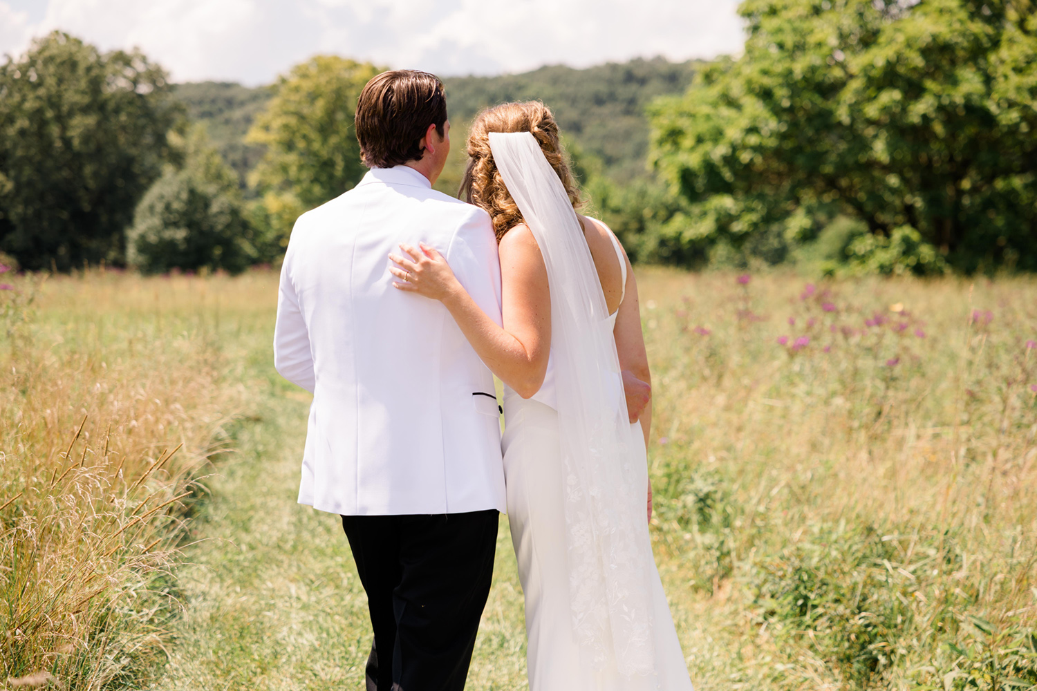 Figgs The Wilds Colorful Wedding