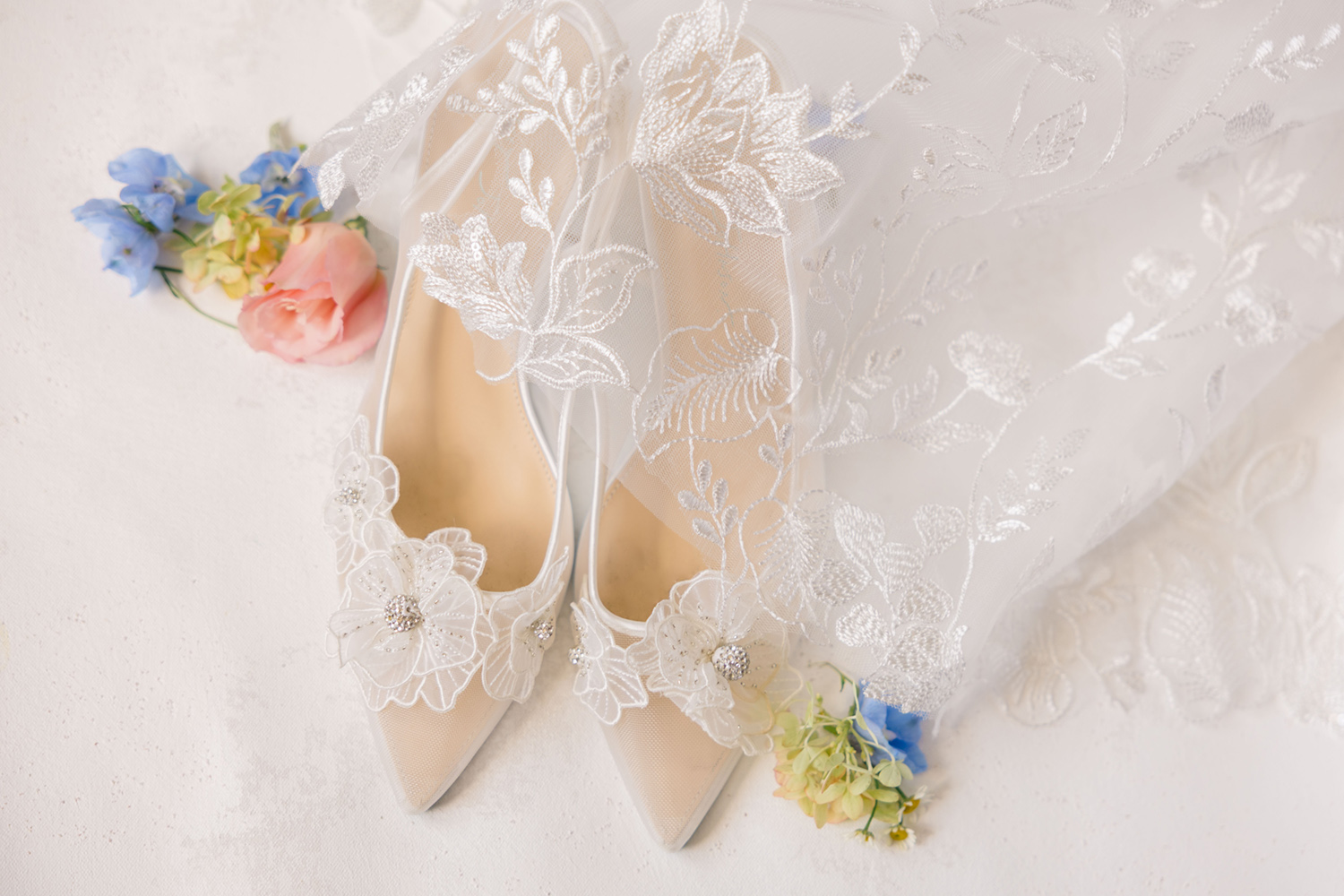 Figgs The Wilds Colorful Wedding