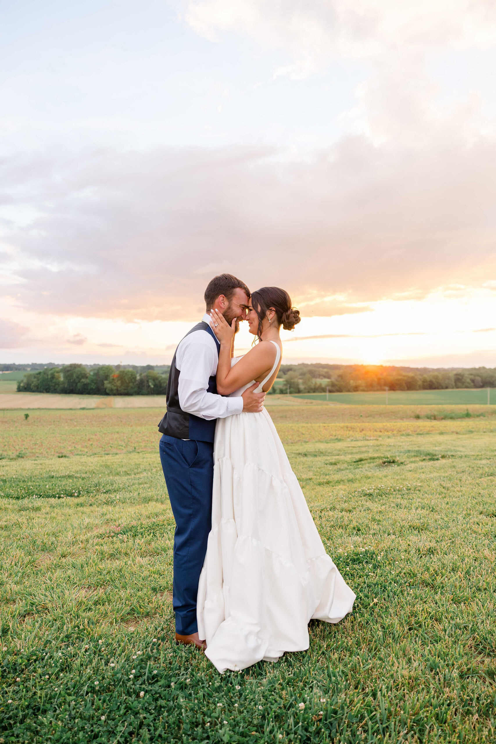 shinnyville hill summer wedding
