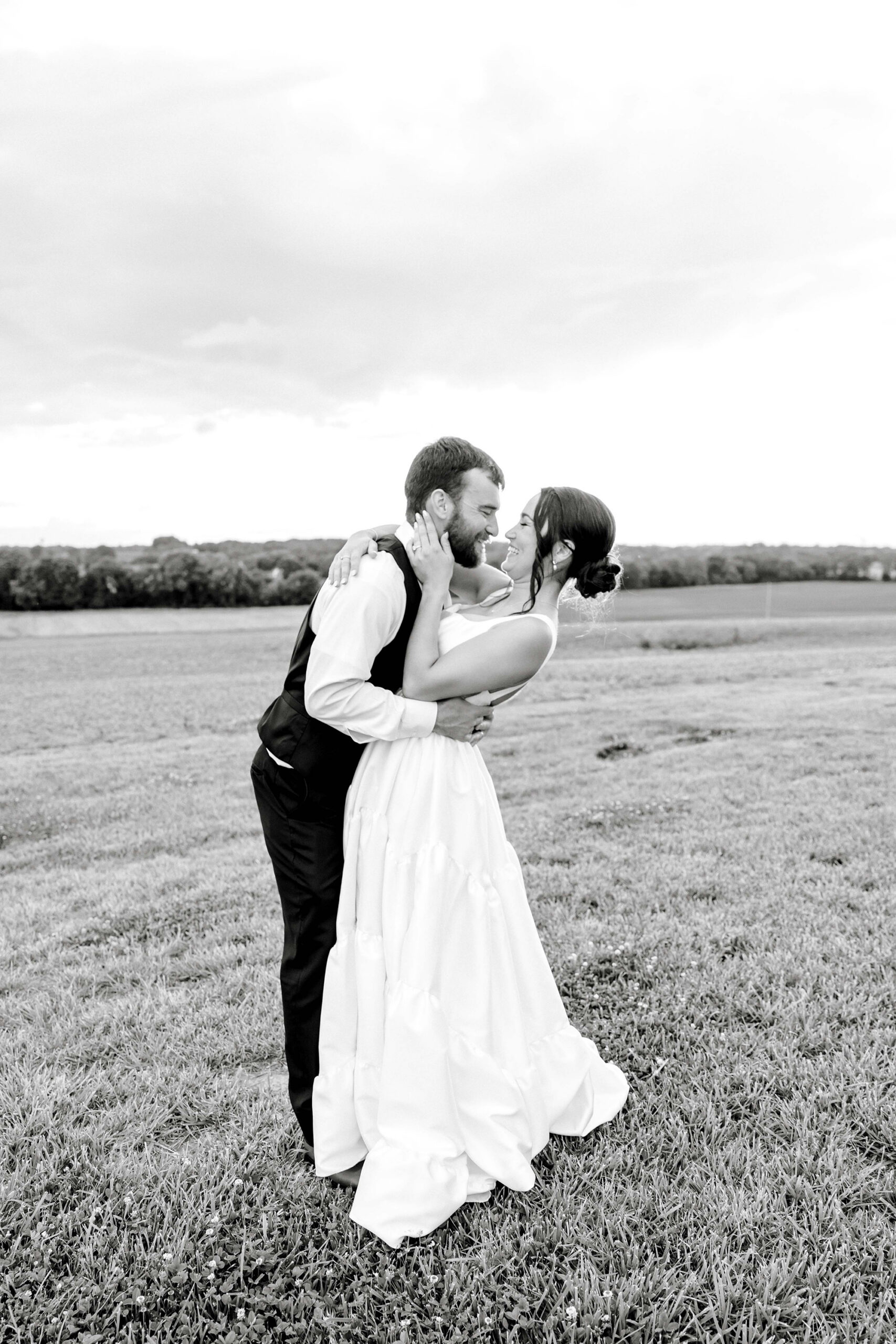 shinnyville hill summer wedding