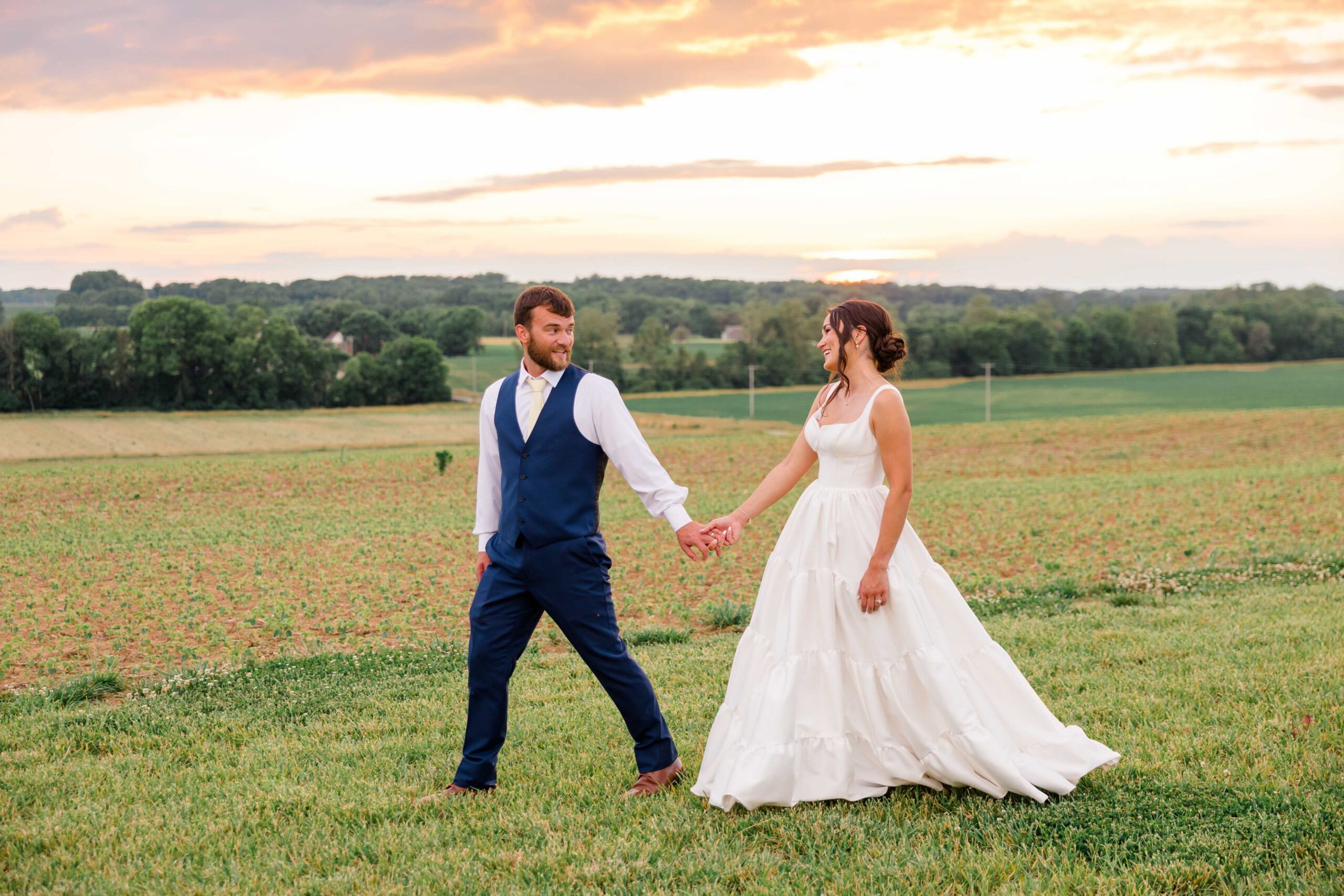shinnyville hill summer wedding