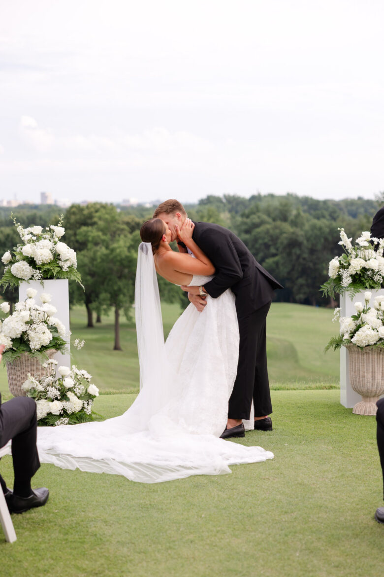 The Kilians Evansville Country Club Wedding