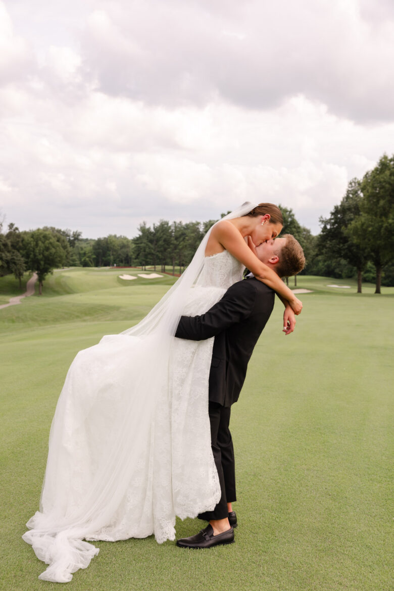 The Kilians Evansville Country Club Wedding