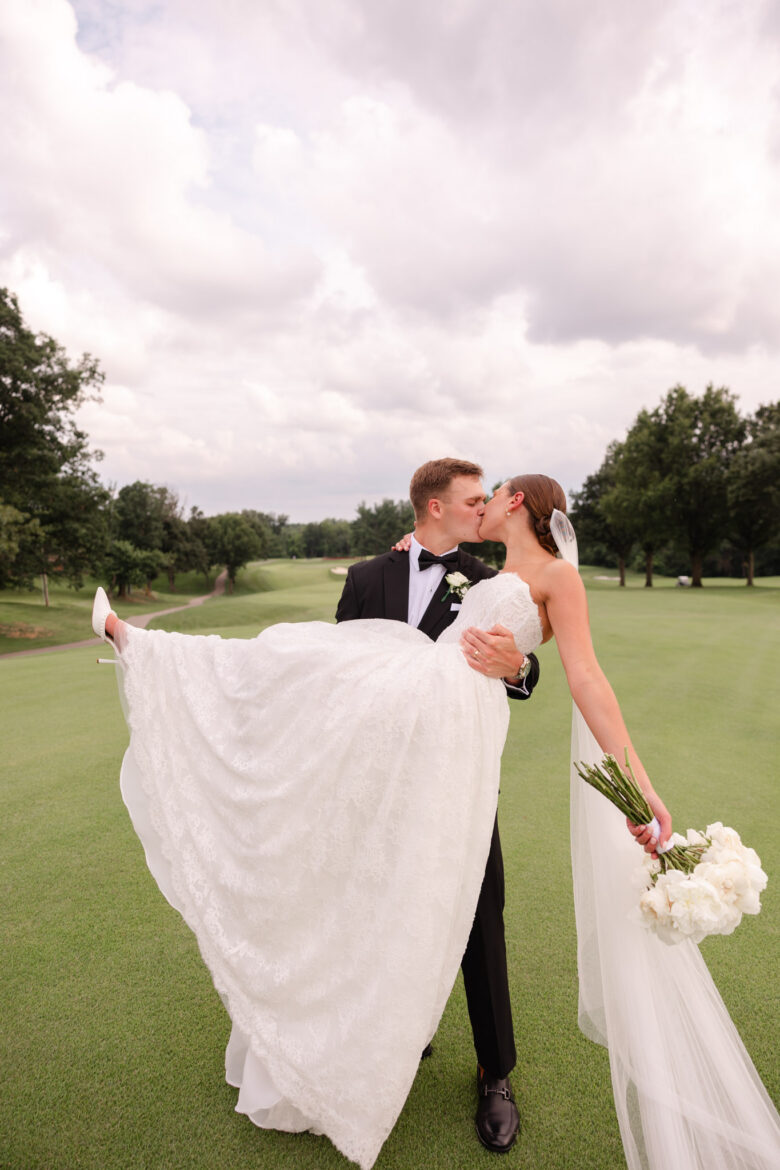 The Kilians Evansville Country Club Wedding