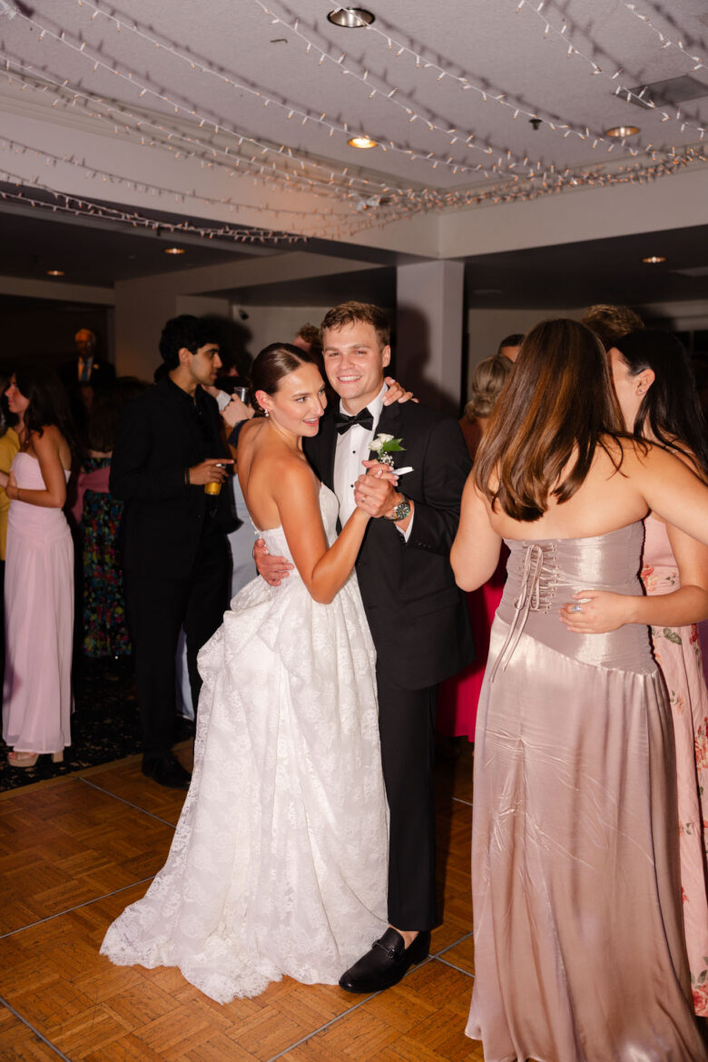 The Kilians Evansville Country Club Wedding