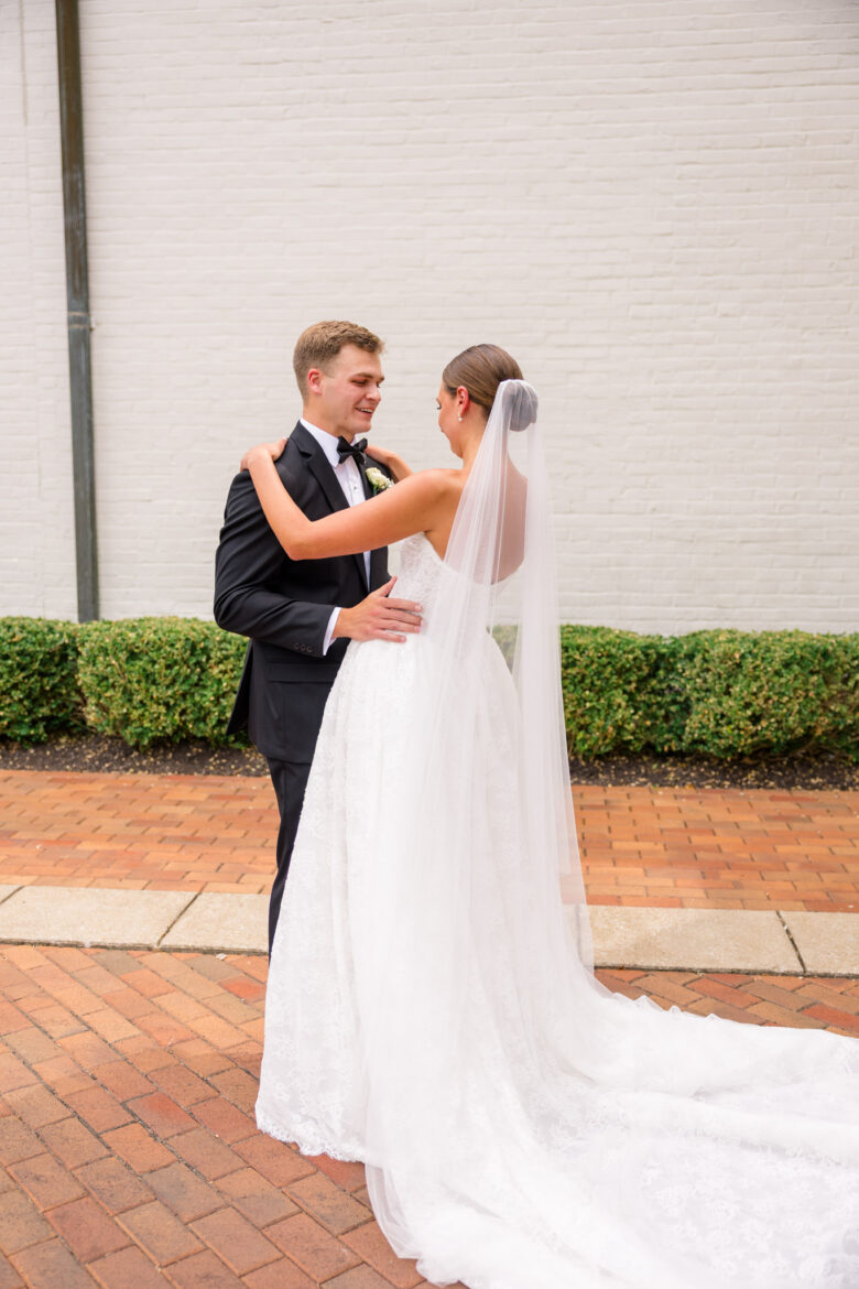 The Kilians Evansville Country Club Wedding